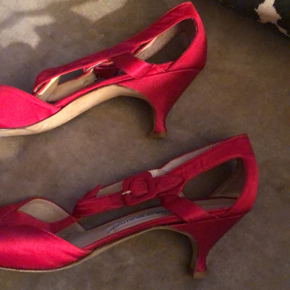 Manolo Blahnik Red Silk T-straps Kitten Heel Sz. 38 1/2 - Picture 12 of 12